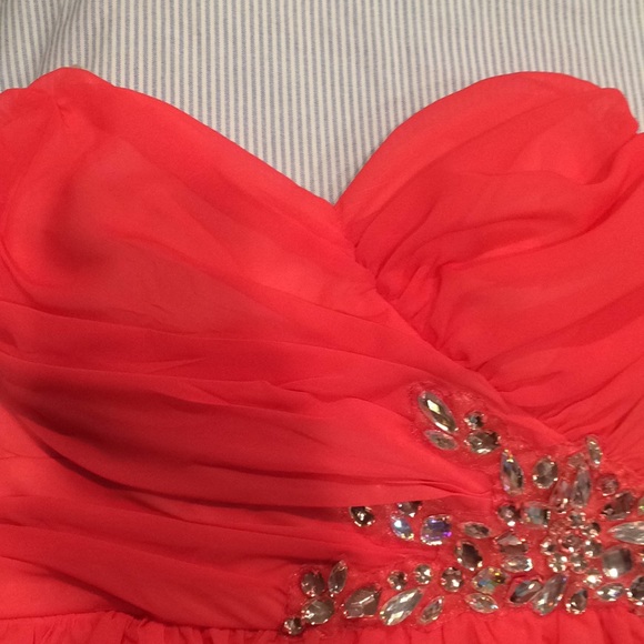 Dress - Picture 3 of 6